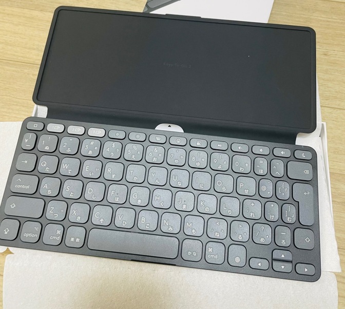 首や肩こりがひどくなりMacBookの画面を高くしてキーボードをApple Storeで買う〜！