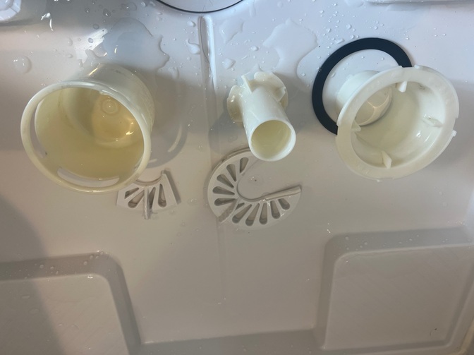 🔧 **排水口の髪の毛やぬめり掃除が面倒…そんなあなたへ！**🌀