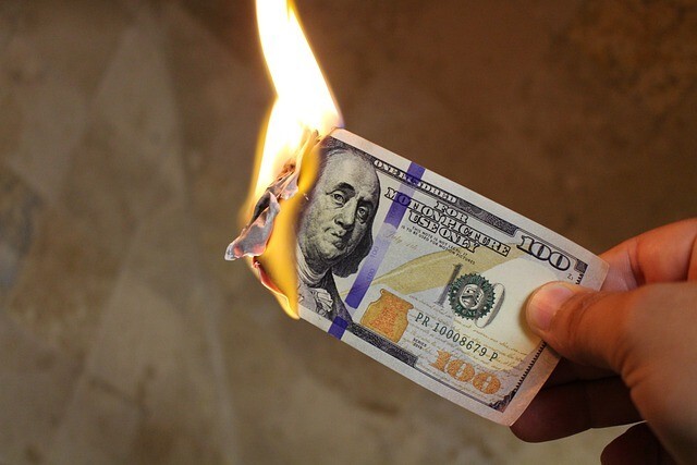 burning-money-2113914_640.jpg