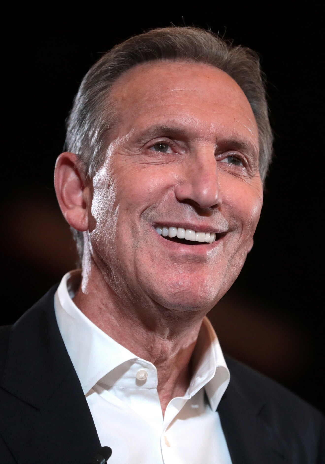 Howard_Schultz_by_Gage_Skidmore.jpg