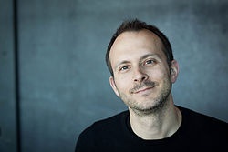 250px-Tim_Harford_in_2012.jpg