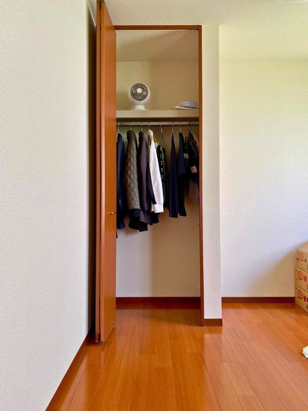 closet-2.jpg