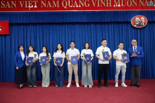 Hình ảnh hoạt động