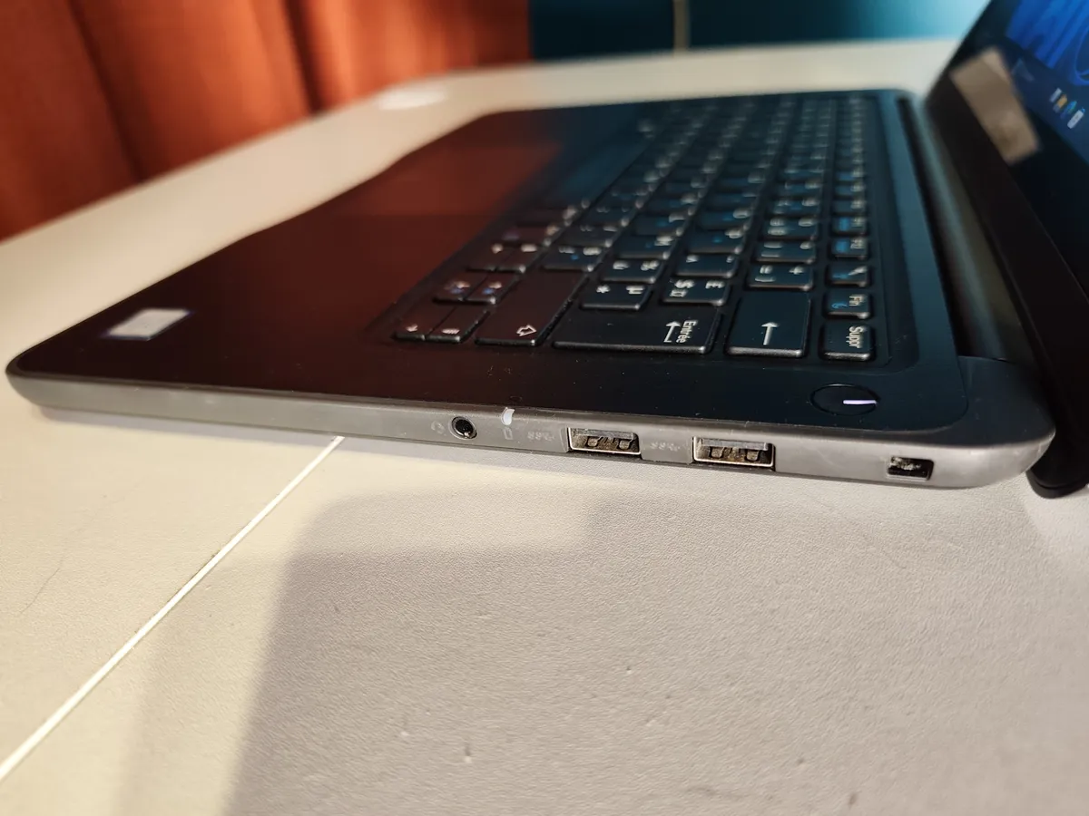 Dell Latitude 3380 - Galerie photo 4