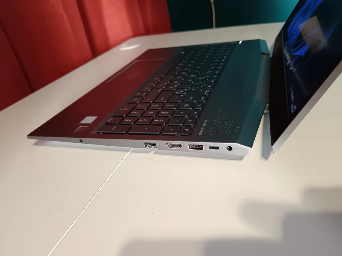 HP ZBook 15v G5 - Galerie photo 5