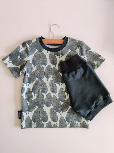 Setje bananenblad met groene short