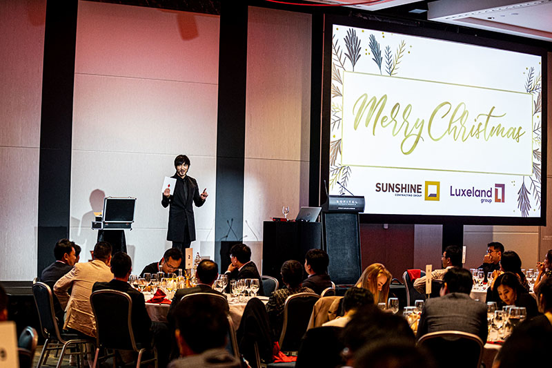 Stage magician in Sydney Junho performs at corporate event (1)