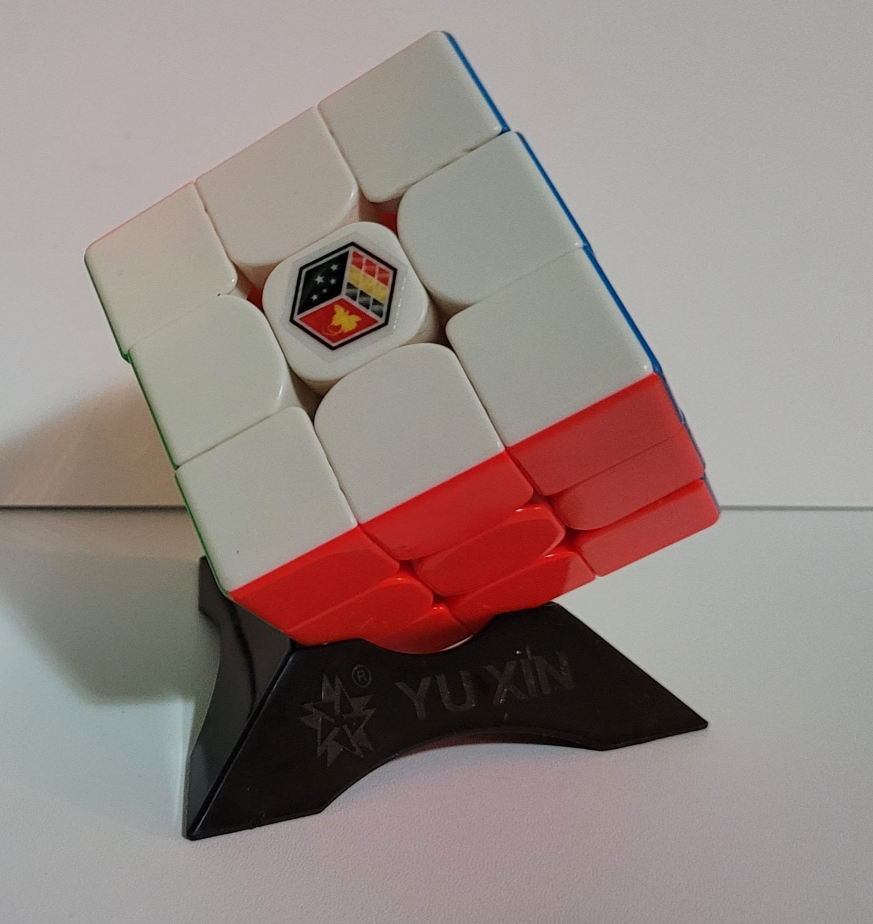 How does a WCA Rubik's Cube competition work?, Multimedia