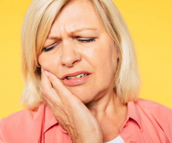 9 Signs your denture needs replacing.