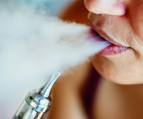 Effects of vaping on dentures.