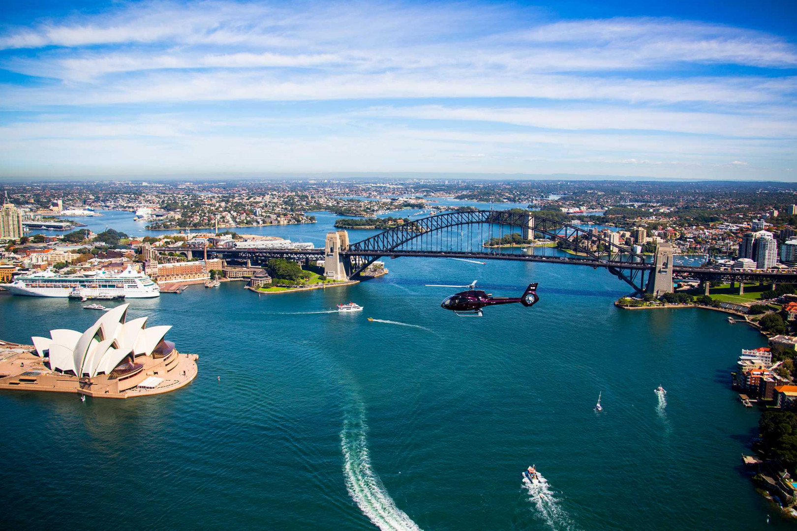 Helicopter Flight Over Sydney: Iconic Landmarks Bondi Beach