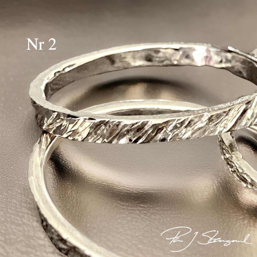 Mönstrad enkel ring. 1 - 1,5 mm tjock