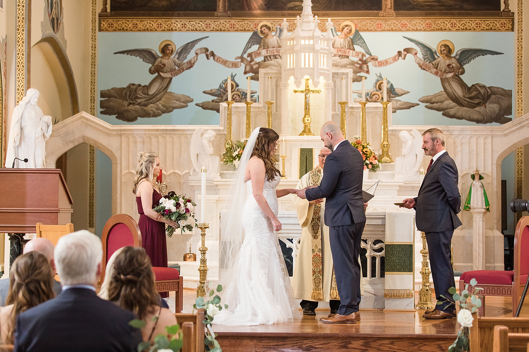 Wedding Photographer At The Columns In Avon