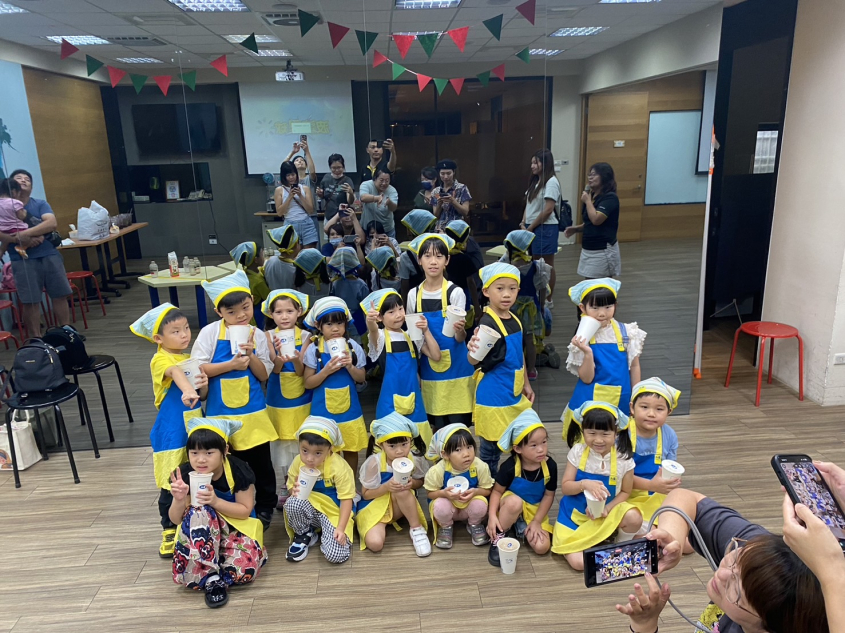 愛心滿溢的甜蜜調製，50嵐總部的溫馨日記