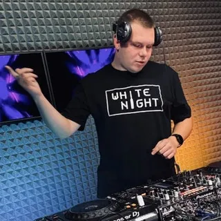 PoLYED & DJ White Night & Farnorthern Paul