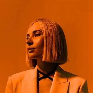 Yulia Niko, Bákayan