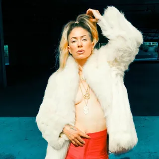 Taylr Renee