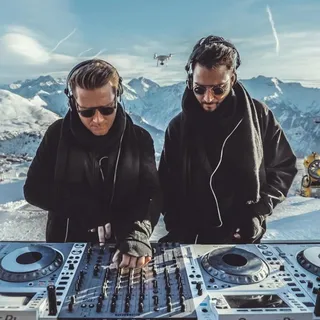 Adriatique @ Signal 2108, L'Alpe-d'Huez, France (Cercle)