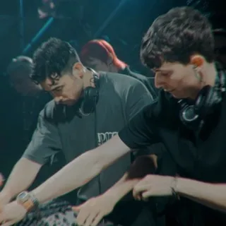 Dax J