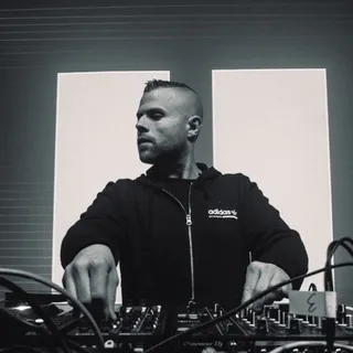 Frank Sonic @ Die Reise geht weiter, Warehouse Cologne, Germany