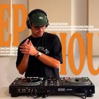 Deep, Classic House & Nu Disco DJ Mix - 1 Hour of Deep House to Unwind