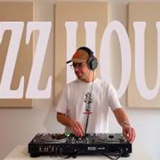 Funky & Smooth Jazz Flavored House DJ Mix - Upbeat Spring Grooves