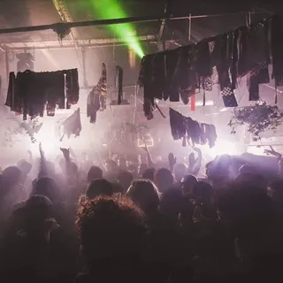 Frankey & Sandrino - Warm Up / Corsica Studios