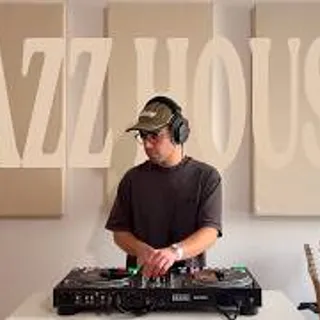 Soulful & Chill Deep Jazz House DJ Mix - Feel Good Vibes