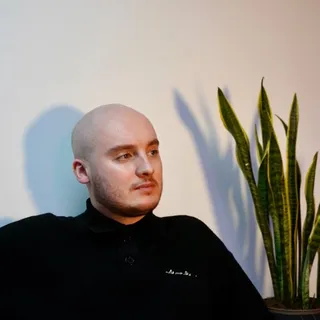 Lewis John - Select Presents 'The Balearic Breakfast With Lewis & Sarah'