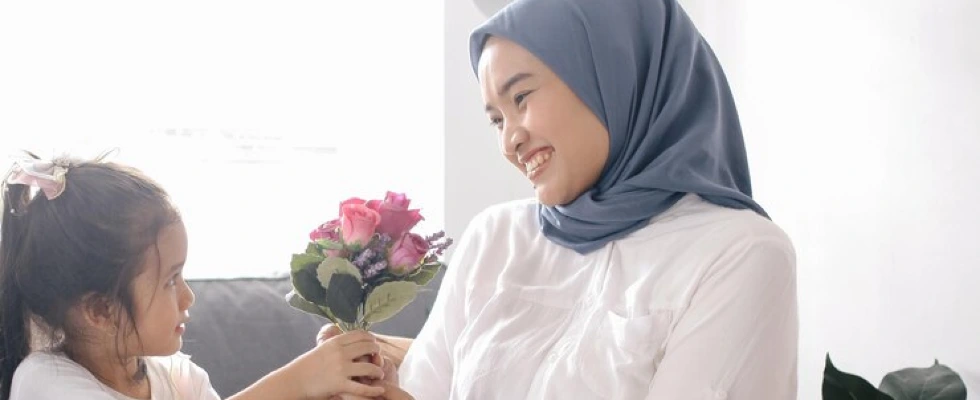 Rekomendasi Kado Spesial Untuk Menyambut Momen Hari Ibu