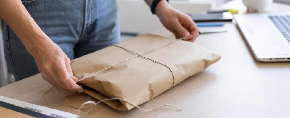 Cuma 5 Langkah! Ini Cara Kirim Paket Tanpa Keluar Rumah