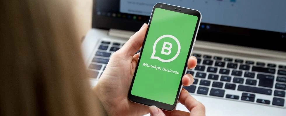 Apa Perbedaan WhatsApp Bisnis dan WhatsApp Biasa?