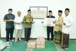 Rayakan Idul Adha,  Lion Parcel Hadirkan Program Sedekah Daging Kaleng untuk Masyarakat Sekitar
