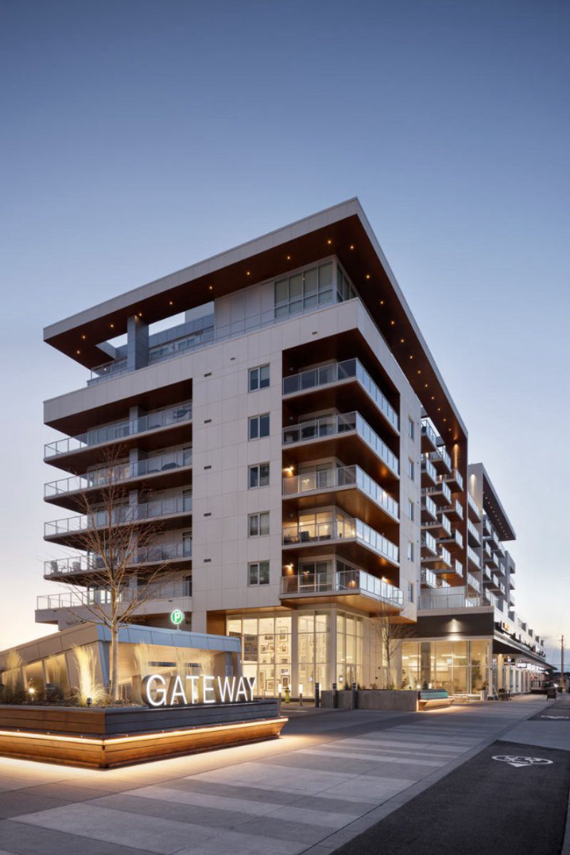 2 Bedroom + Den Condo — Photo 3