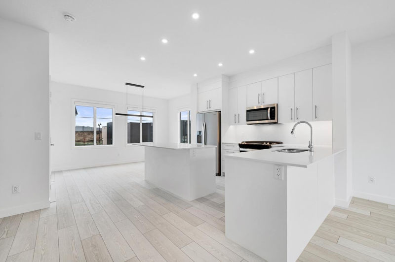 Sirocco Townhomes – 3 Bedroom — Photo 10