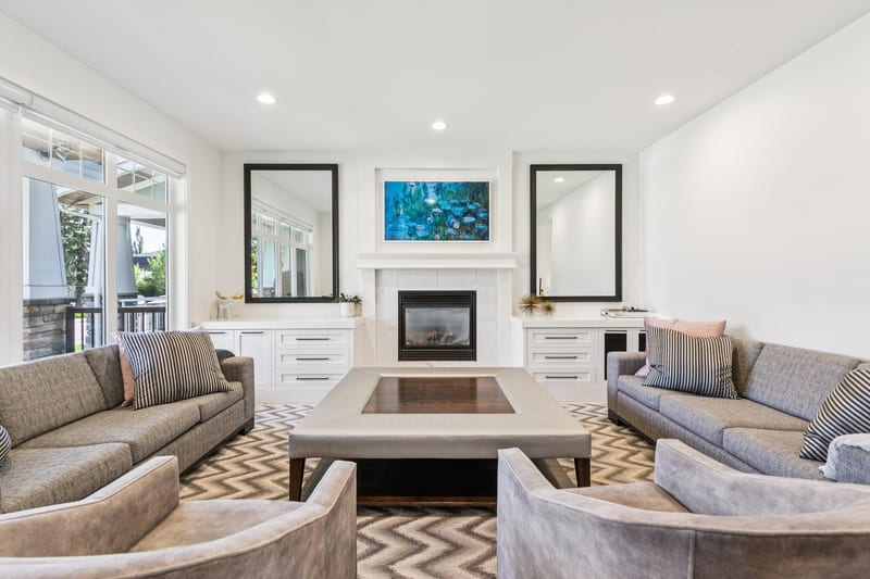Beautiful 5-bedroom home in Altadore — photo 3 of 7