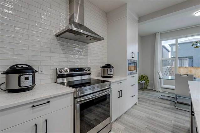 5+0 Beds House for rent (SW Calgary) — photo 4 of 33