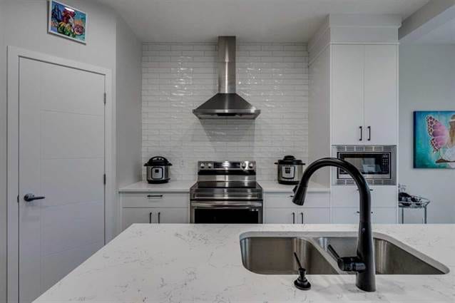 5+0 Beds House for rent (SW Calgary) — photo 5 of 33