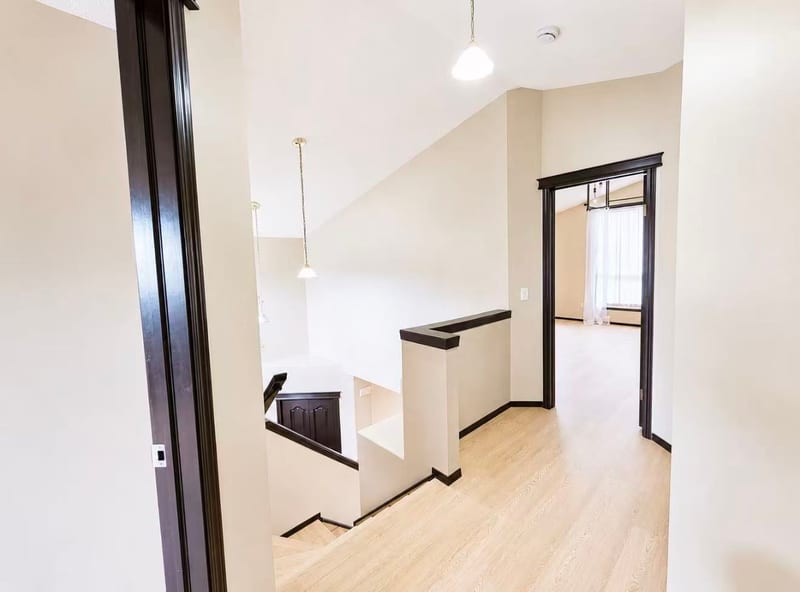 Beautiful Two Story house with walk out basement for rent — photo 5 of 11