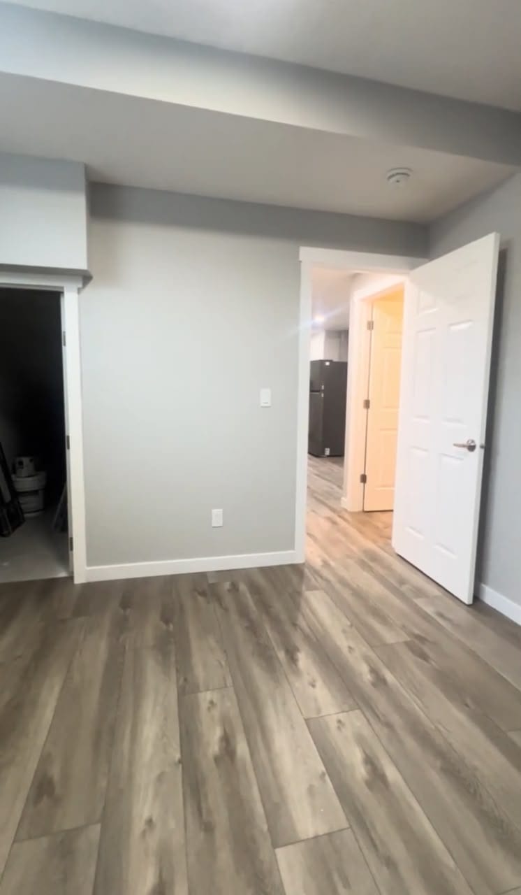 Bright 1-bedroom basement in the heart of downtown — photo 5 of 9