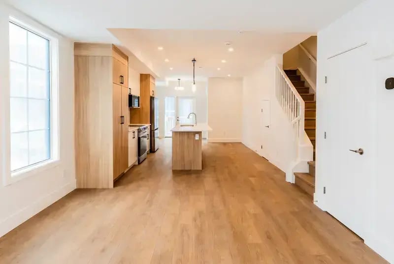 Private 3-Bed Townhome | Secure Detached Garage | Gated Community — photo 4 of 20