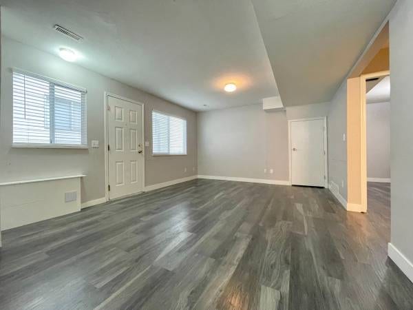 PET FRIENDLY 2BED 2 BATH GROUND LEVEL SUITE W/ ENTIRE GARAGE