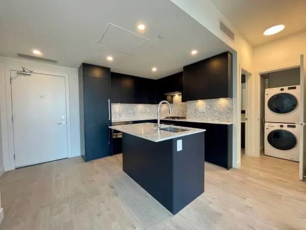 1BED 1BATH UNIT AT LOMA W/ AC PARKING & LOCKER PLUS VIEWS ON 10TH FLOO