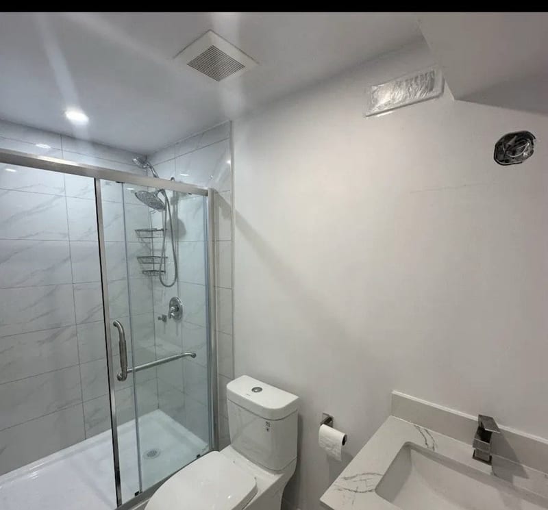 New 1-Bed room Basement Apt – ✅ Separate entrance Separate laundry — photo 4 of 8