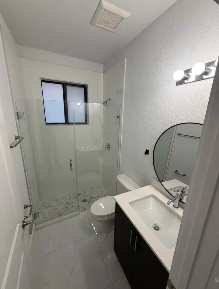 Sleek 1bed 1 bath ground level apartment