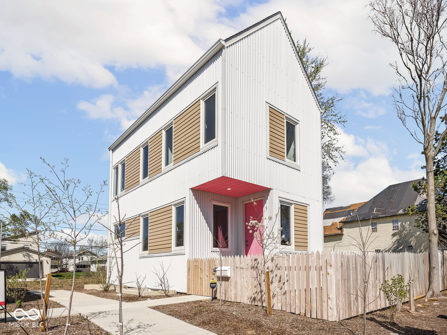 220 N Beville Avenue