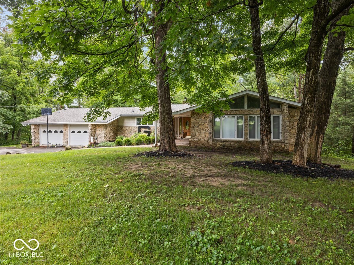 19523 E Lake Site Drive