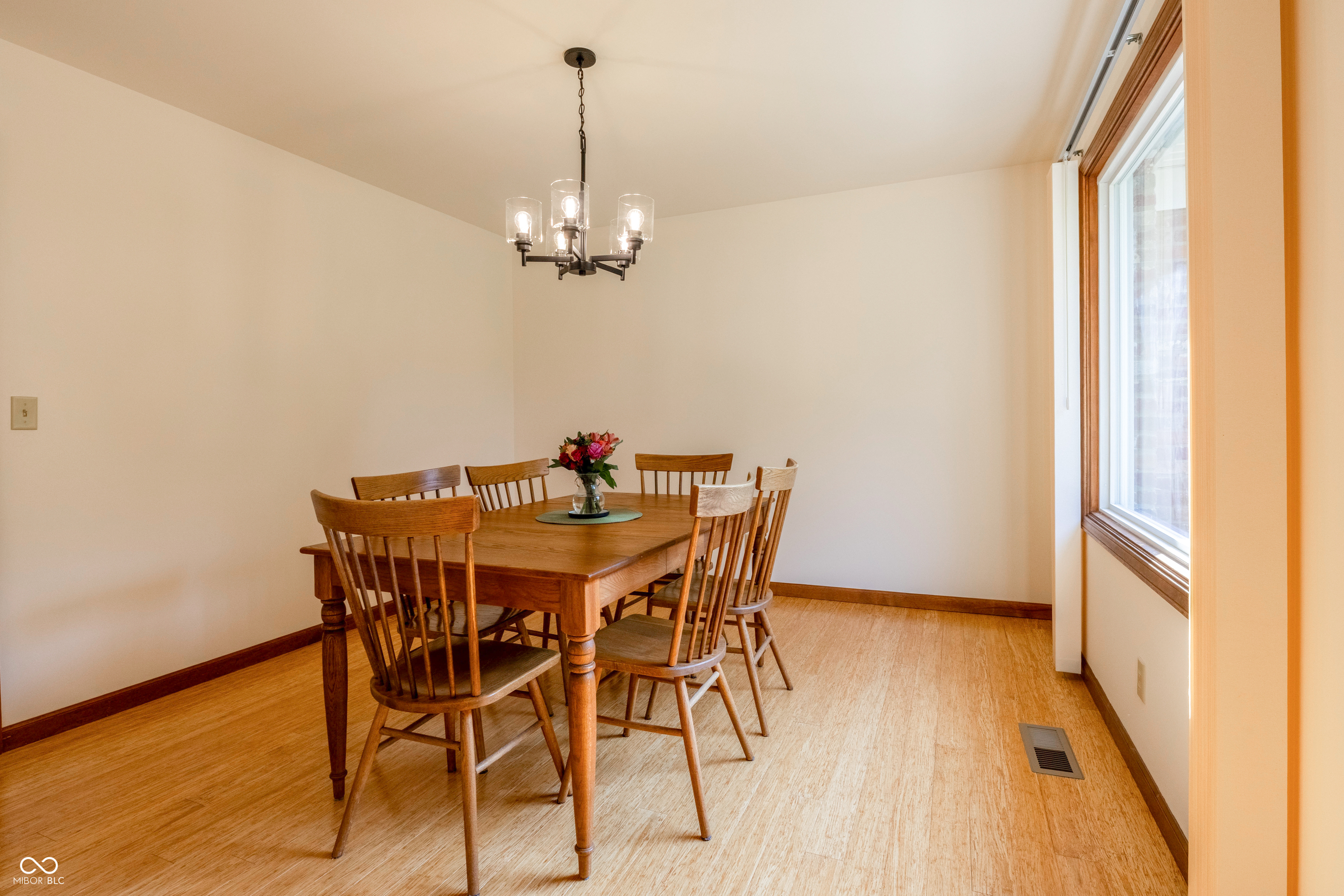 1036 Goldfinch Road