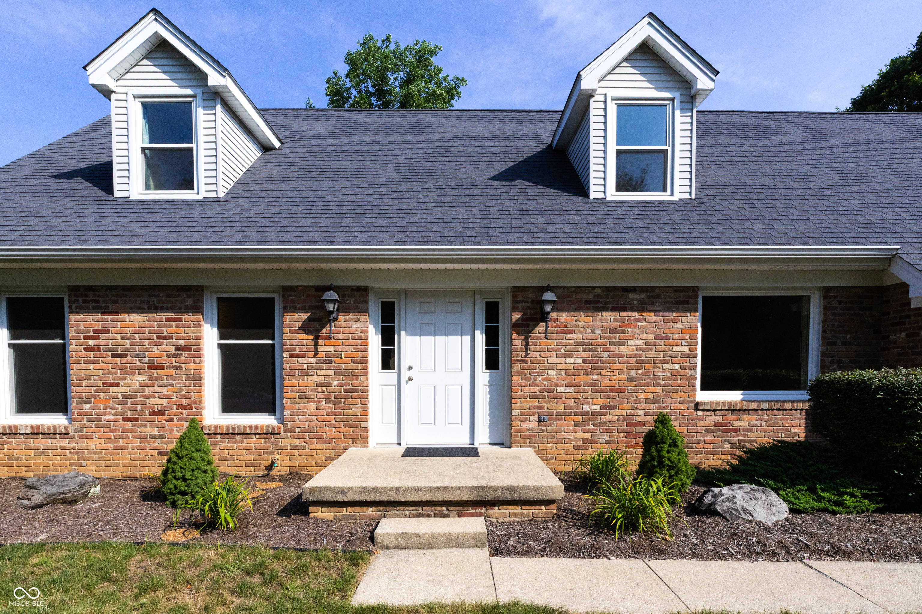 1036 Goldfinch Road