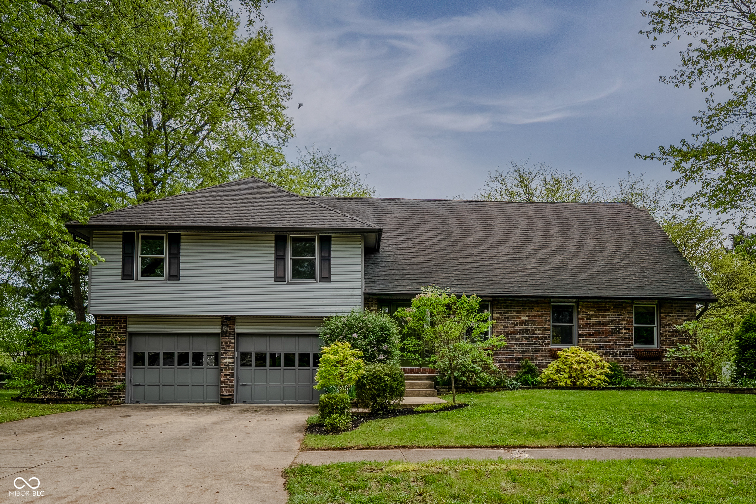 961 Parkside Drive